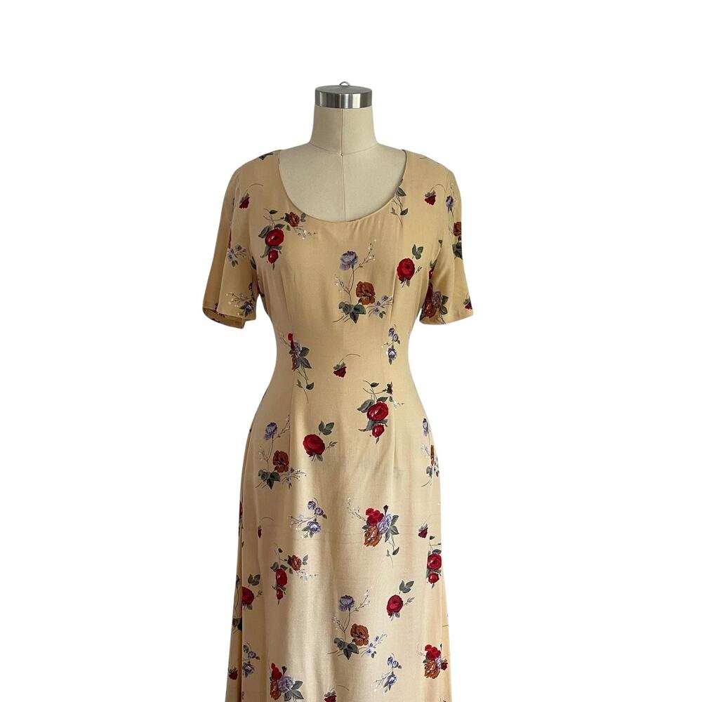 Classic Cream Floral Maxi Dress - Picture 2 of 7
